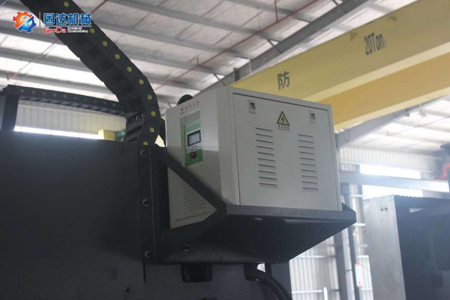 CNC Vertical Milling Machine VM-8015NC