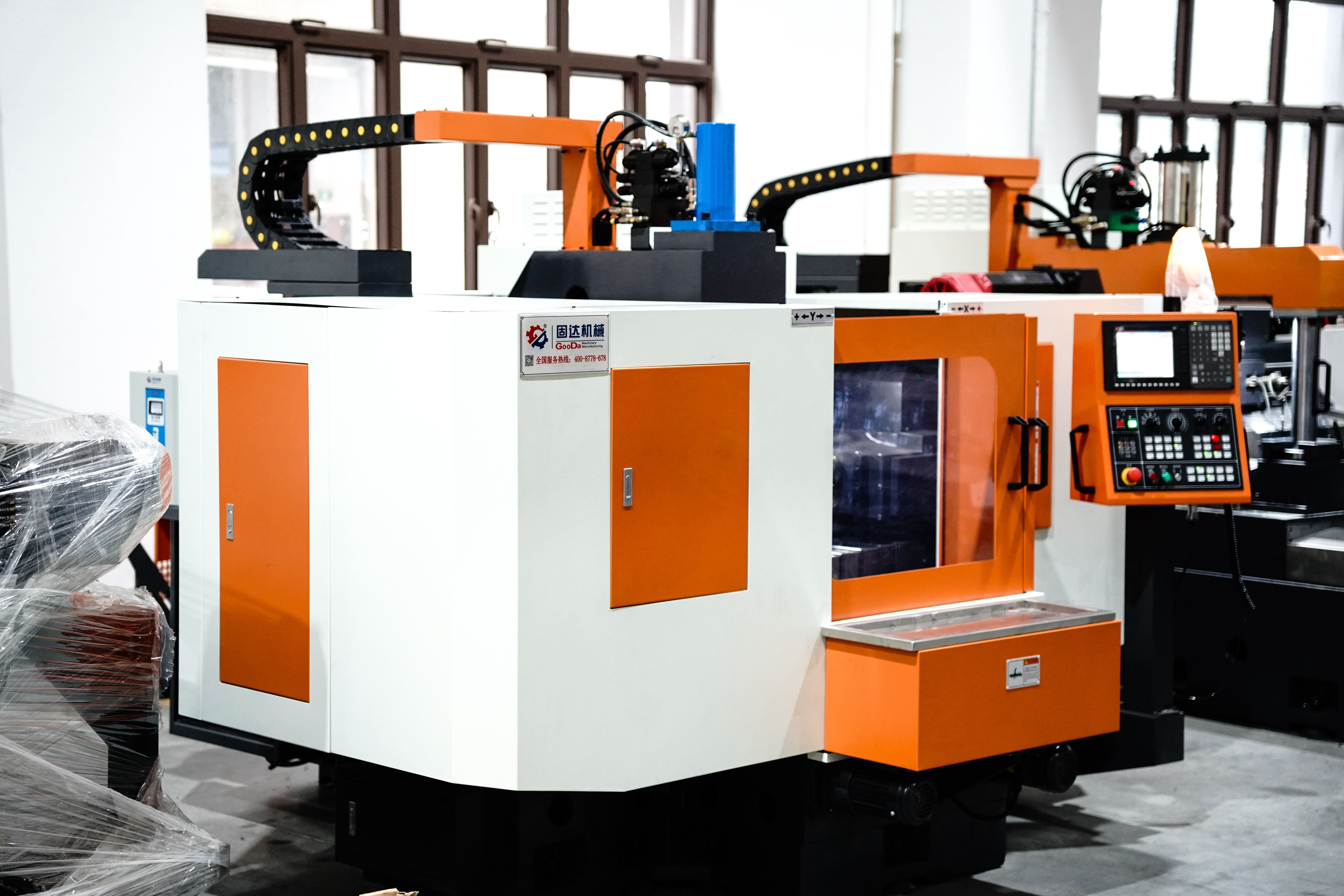 GooDa CNC Twin Headed Milling Machine Horizontal Milling Machine with Two Heads 8 Faces, 1 Setup