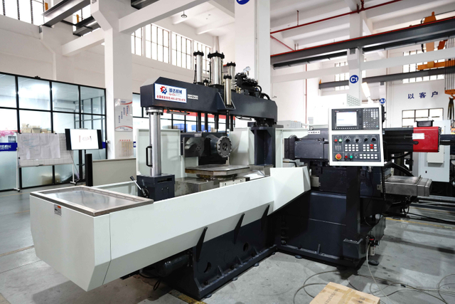 GooDa CNC Twin Headed Milling&nbsp;Machine Powerful Cutting : 2 X 4.0mm ,Ultra- Wide Travel